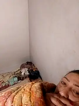 Snapshot of Osha10 chatting on 12.11.24 Osha10 online show from 12.11.24