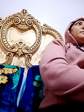 Snapshot of Osha10 chatting on 12.16.24 Osha10 online show from 12.16.24