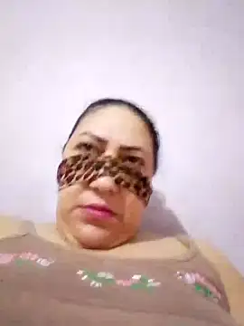 Snapshot of Osha10 chatting on 12.26.24 Osha10 online show from 12.26.24