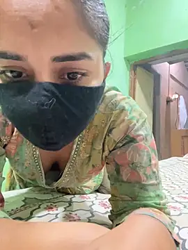 Black Glow online show from 01.15.25