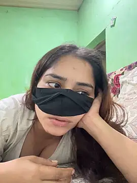 Black Glow online show from 03.13.25