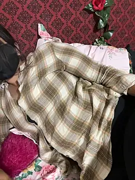 Black Glow online show from 12.03.25