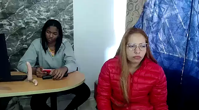 Snapshot of MISSANDRE4 chatting on 01.16.25 MISSANDRE4 online show from 01.16.25