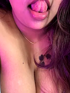 Snapshot of wildestcouplee chatting on 11.16.25 wildestcouplee online show from 11.16.25