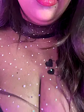 Snapshot of wildestcouplee chatting on 11.28.25 wildestcouplee online show from 11.28.25