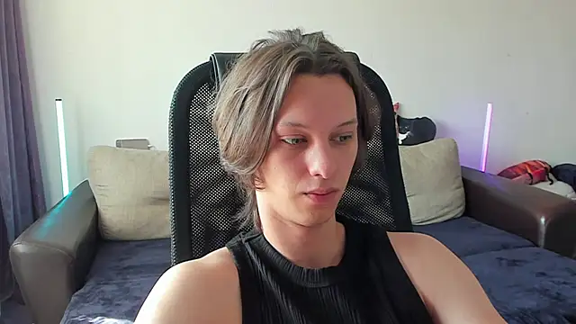 Snapshot of Ostin_meow chatting on 06.13.26 Ostin meow online show from 06.13.26