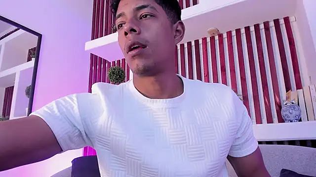 Snapshot of wagz chatting on 12.15.25 wagz online show from 12.15.25