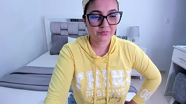 Camilaa bueno online show from 05.27.26