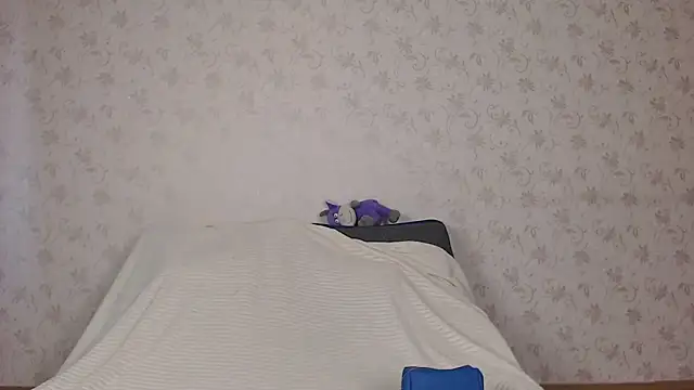 Snapshot of sofiaa_here chatting on 06.15.26 sofiaa here online show from 06.15.26