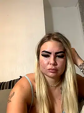 Snapshot of UKJuicyPrincess chatting on 12.03.24 UKJuicyPrincess online show from 12.03.24