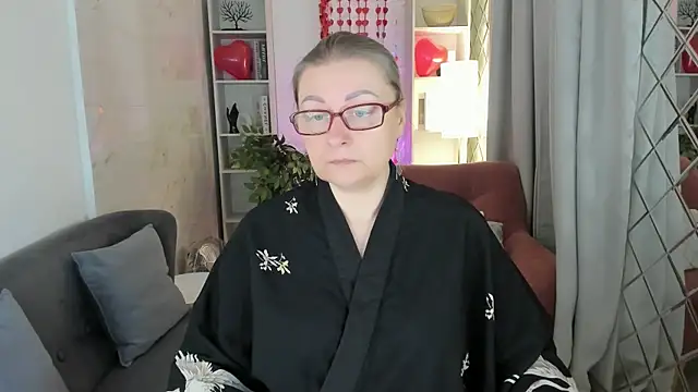 AlexandraKind online show from 02.05.26