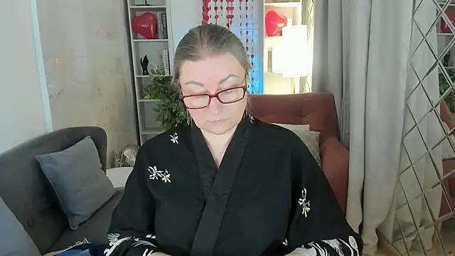 AlexandraKind online show from 02.06.26