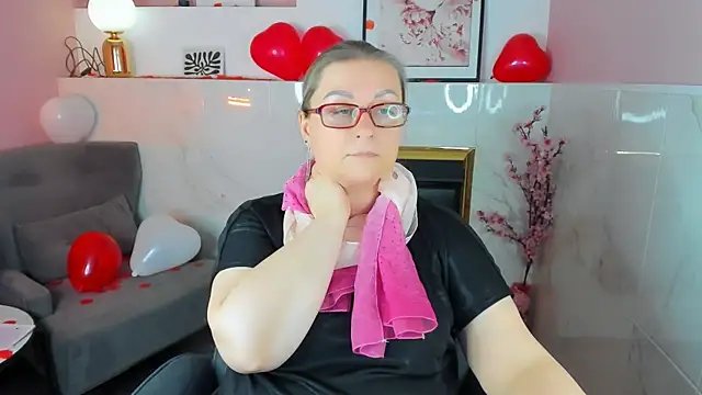 AlexandraKind online show from 02.13.26