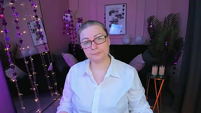 AlexandraKind online show from 02.15.26