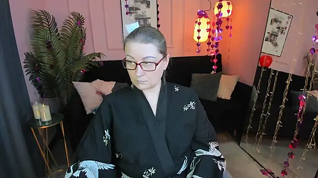 AlexandraKind online show from 02.21.26