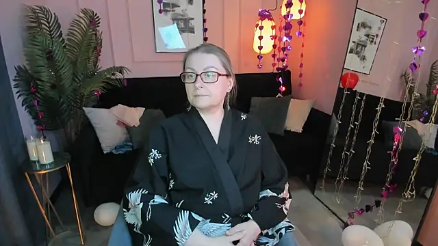 AlexandraKind online show from 02.22.26