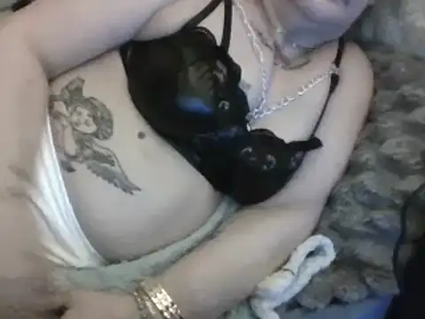 housewife shantie online show from 03.17.25