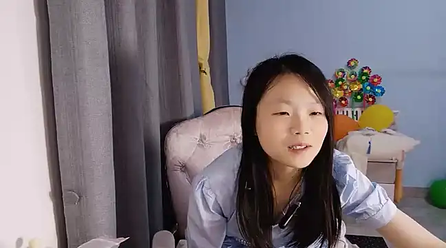 Snapshot of Lena-yyds chatting on 03.03.25 Lena-yyds online show from 03.03.25