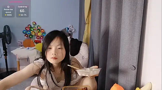 Snapshot of Lena-yyds chatting on 03.15.25 Lena-yyds online show from 03.15.25