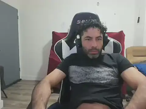 Aleja-DogMale online show from 12.15.24