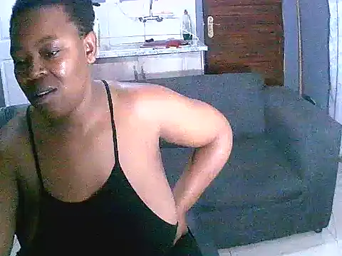 Snapshot of curvyloneah75 chatting on 12.11.24 curvyloneah75 online show from 12.11.24