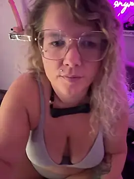 CurvyAnonymousGirl89 online show from 09.13.25