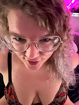 CurvyAnonymousGirl89 online show from 11.08.25