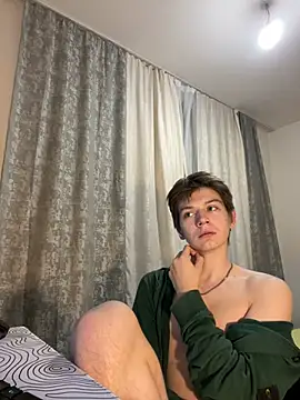 Snapshot of W_N_G_S chatting on 12.13.24 W N G S online show from 12.13.24