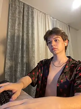 Snapshot of W_N_G_S chatting on 01.17.25 W N G S online show from 01.17.25