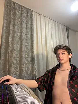 Snapshot of W_N_G_S chatting on 01.27.25 W N G S online show from 01.27.25