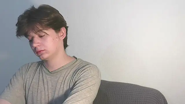 Snapshot of W_N_G_S chatting on 09.19.25 W N G S online show from 09.19.25