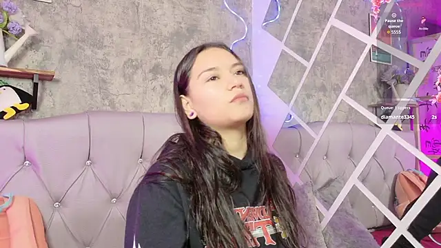 Snapshot of Megan_sophia2 chatting on 11.28.25 Megan sophia2 online show from 11.28.25