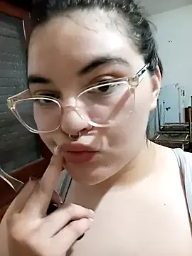 Snapshot of fresitaju chatting on 11.14.25 fresitaju online show from 11.14.25