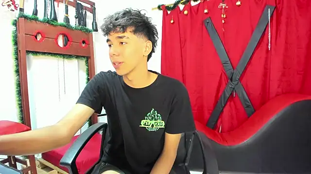 Snapshot of Harry_LatinBoy chatting on 12.15.24 Harry LatinBoy online show from 12.15.24