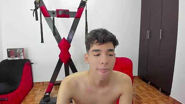 Snapshot of Harry_LatinBoy chatting on 01.07.25 Harry LatinBoy online show from 01.07.25