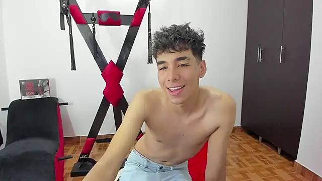 Snapshot of Harry_LatinBoy chatting on 01.09.25 Harry LatinBoy online show from 01.09.25