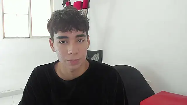 Snapshot of Harry_LatinBoy chatting on 03.03.25 Harry LatinBoy online show from 03.03.25