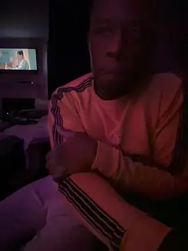 Snapshot of Bignc chatting on 11.12.25 Bignc online show from 11.12.25