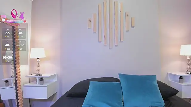 Julia Martinez  online show from 03.10.25