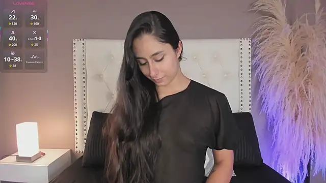 Julia Martinez  online show from 06.22.26