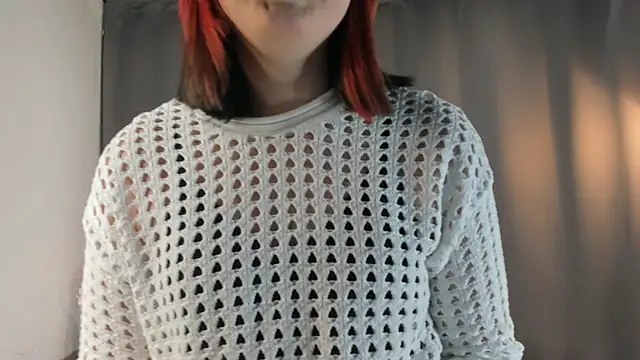 Snapshot of EdlaHatter chatting on 12.06.24 EdlaHatter online show from 12.06.24