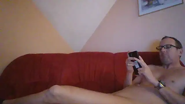 Snapshot of nacktchiller1076 chatting on 03.14.25 nacktchiller1076 online show from 03.14.25