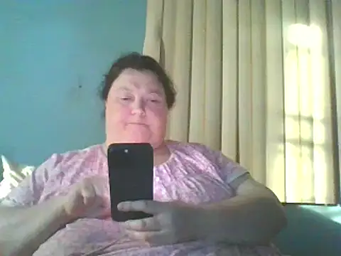 Snapshot of Honeybee2025 chatting on 01.09.25 Honeybee2025 online show from 01.09.25