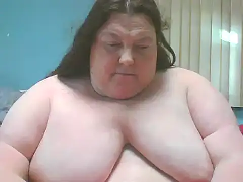 Snapshot of Honeybee2025 chatting on 01.24.25 Honeybee2025 online show from 01.24.25