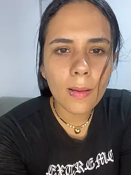 Snapshot of Leyna_Kenet chatting on 03.15.25 Leyna Kenet online show from 03.15.25