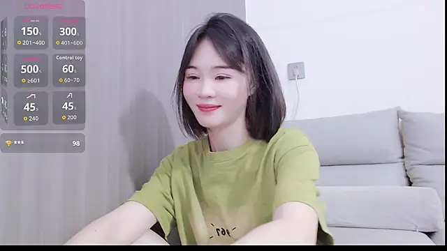 Snapshot of Koi-m- chatting on 09.08.25 Koi-m- online show from 09.08.25