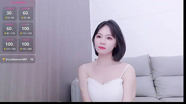 Snapshot of Koi-m- chatting on 10.29.25 Koi-m- online show from 10.29.25