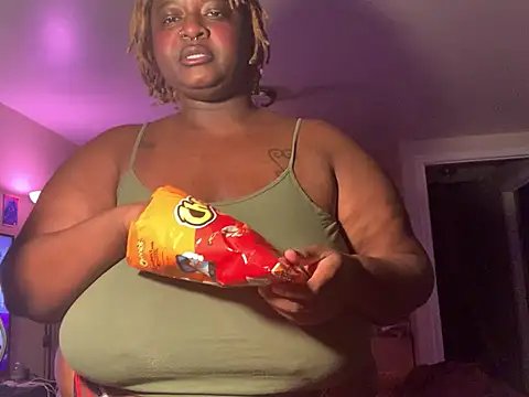 BigKittyRaven online show from 01.11.25