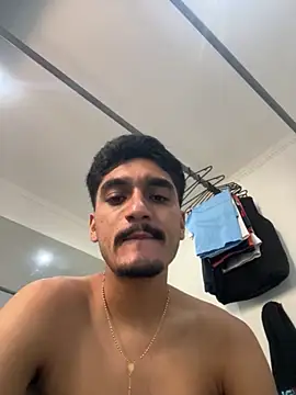 Snapshot of latin_bbc chatting on 10.28.25 latin bbc online show from 10.28.25