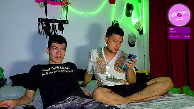 Snapshot of Nymphobuddies chatting on 12.23.24 Nymphobuddies online show from 12.23.24